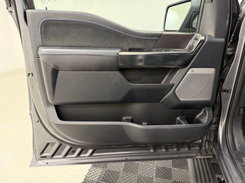 Used 2025 Ford F150 Platinum image 16