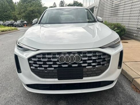 Used 2025 Audi Q5 Premium Plus AWD/4WD image 2
