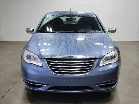 Used 2011 Chrysler 200 Limited image 3