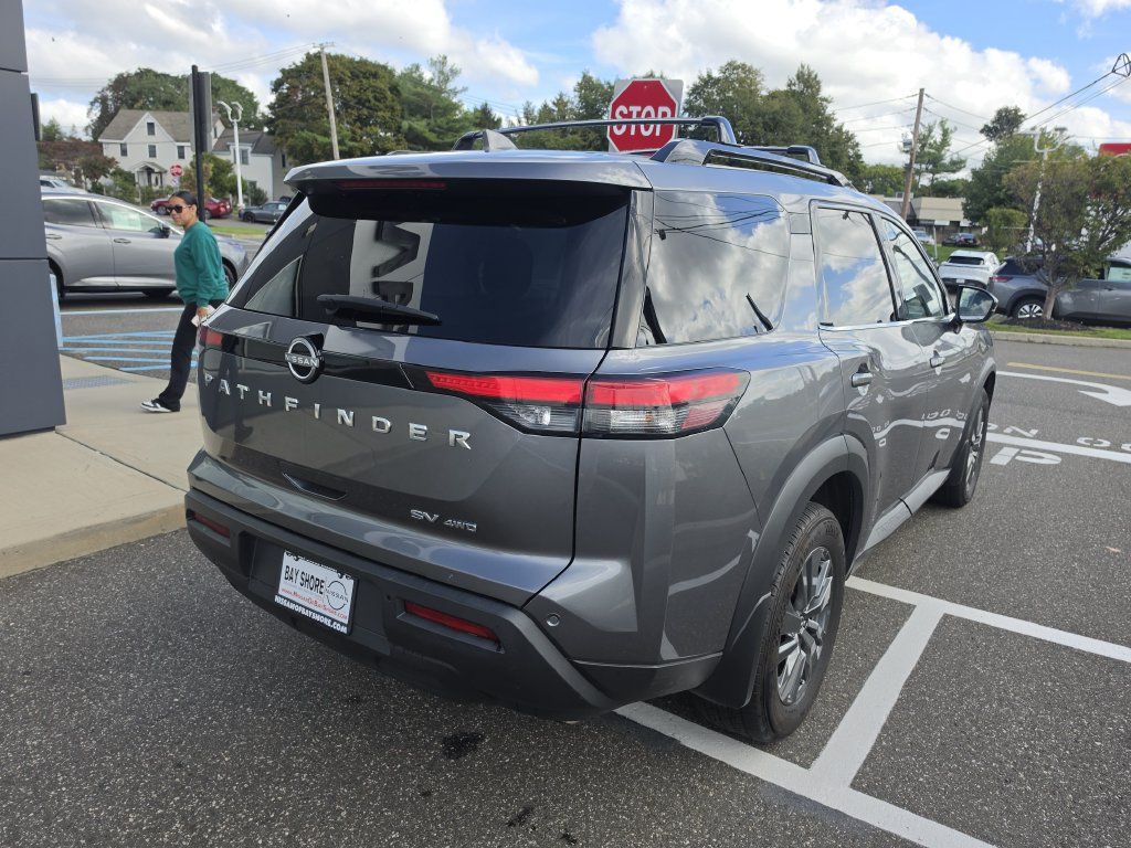 Certified 2024 Nissan Pathfinder SV AWD/4WD image 5