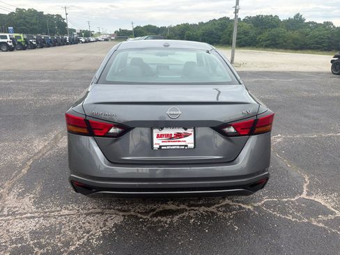 Used 2024 Nissan Altima 2.5 SV FWD image 5