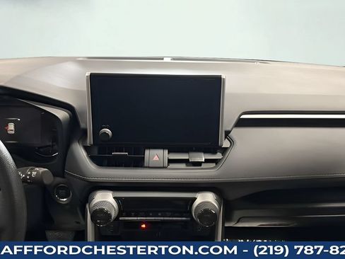 Used 2025 Toyota RAV4 XLE AWD/4WD image 18