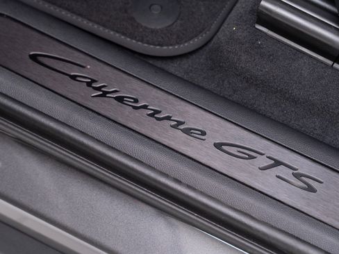 Used 2025 Porsche Cayenne GTS image 15