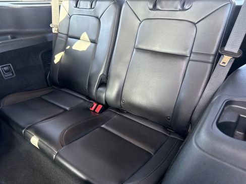 Used 2023 Lincoln Aviator AWD w/ Premium Package image 17