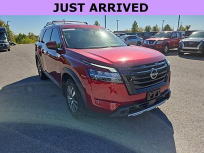 Used 2023 Nissan Pathfinder SL w/ Black Appearance Package