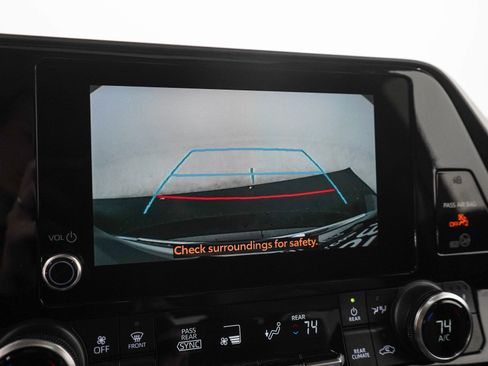 Used 2023 Toyota Highlander XLE w/ Protection Package #3 (TMS) AWD/4WD image 30
