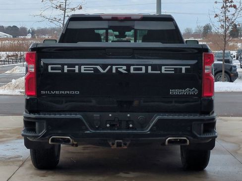 Used 2021 Chevrolet Silverado 1500 High Country w/ Technology Package image 5