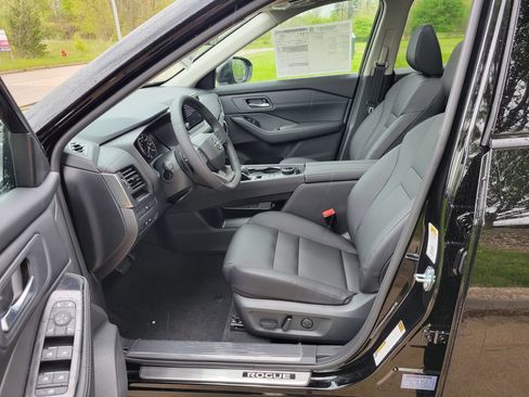 New 2026 Nissan Rogue Dark Armor AWD/4WD image 11