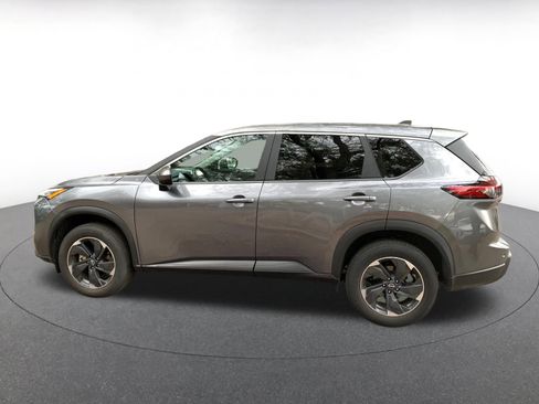 Used 2025 Nissan Rogue SV image 4