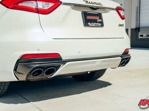 Used 2019 Maserati Levante Trofeo AWD/4WD image 39