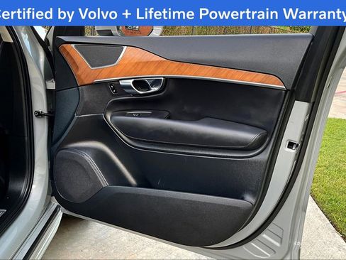 Certified 2025 Volvo XC90 B6 Plus image 25