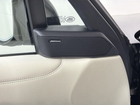 New 2026 Land Rover Range Rover Long Wheelbase SE image 21