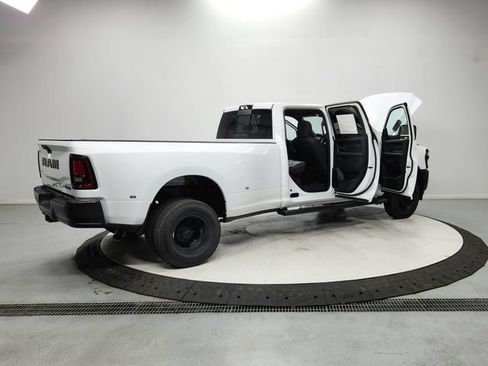 Used 2025 RAM 3500 Tradesman AWD/4WD image 16