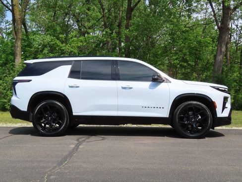 Certified 2026 Chevrolet Traverse RS w/ LPO, Floor Liner Package AWD/4WD image 2