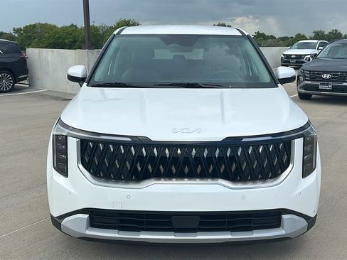 Used 2026 Kia Carnival FWD image 7