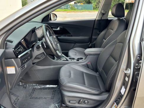 Used 2022 Kia Niro EX Premium FWD image 16