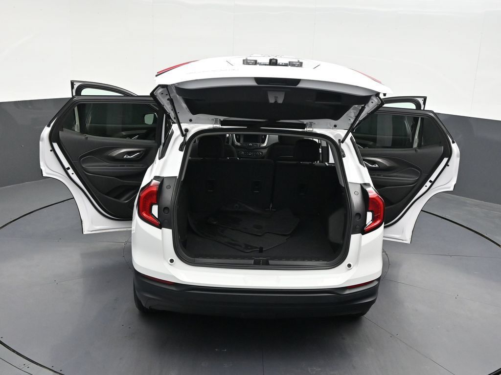 Used 2024 GMC Terrain SLE w/ Driver Convenience Package FWD image 37