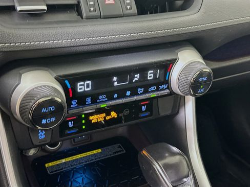 Used 2019 Toyota RAV4 Limited w/ Advanced Technology Package FWD image 23