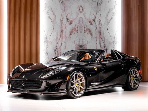 Used 2021 Ferrari 812 GTS RWD image 1