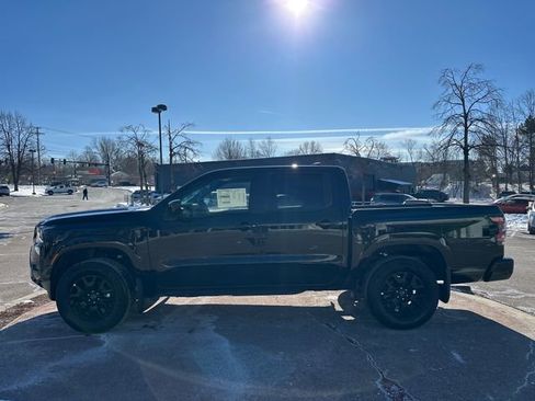 Used 2026 Nissan Frontier SV w/ SV Convenience Package image 3