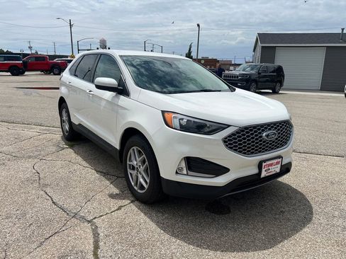 Used 2024 Ford Edge SEL w/ Convenience Package AWD/4WD image 4