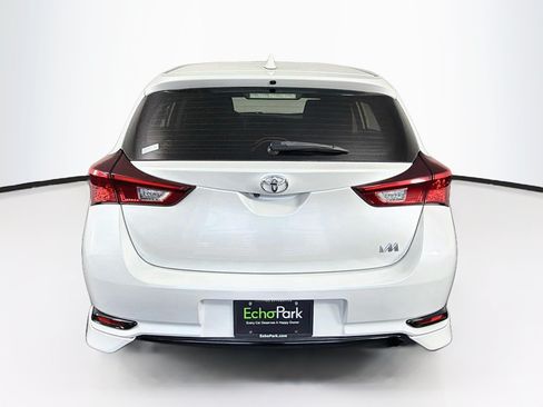 Used 2018 Toyota Corolla iM FWD image 7