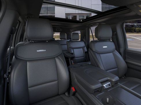 New 2026 Ford Expedition Platinum w/ Stealth Appearance Package AWD/4WD image 10