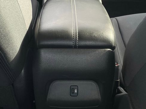 Used 2024 Nissan Sentra SV FWD image 25