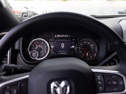Used 2024 RAM 3500 4x4 Crew Cab image 30