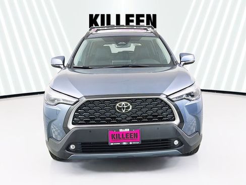 Used 2024 Toyota Corolla Cross XLE w/ Convenience Package FWD image 2