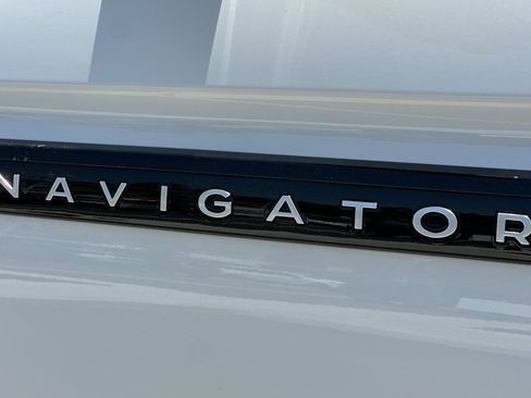 New 2026 Lincoln Navigator Black Label AWD/4WD image 27