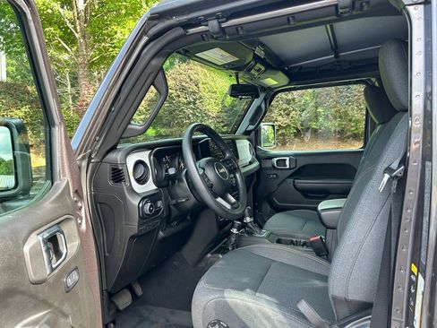 Used 2025 Jeep Wrangler Unlimited Sport AWD/4WD image 37