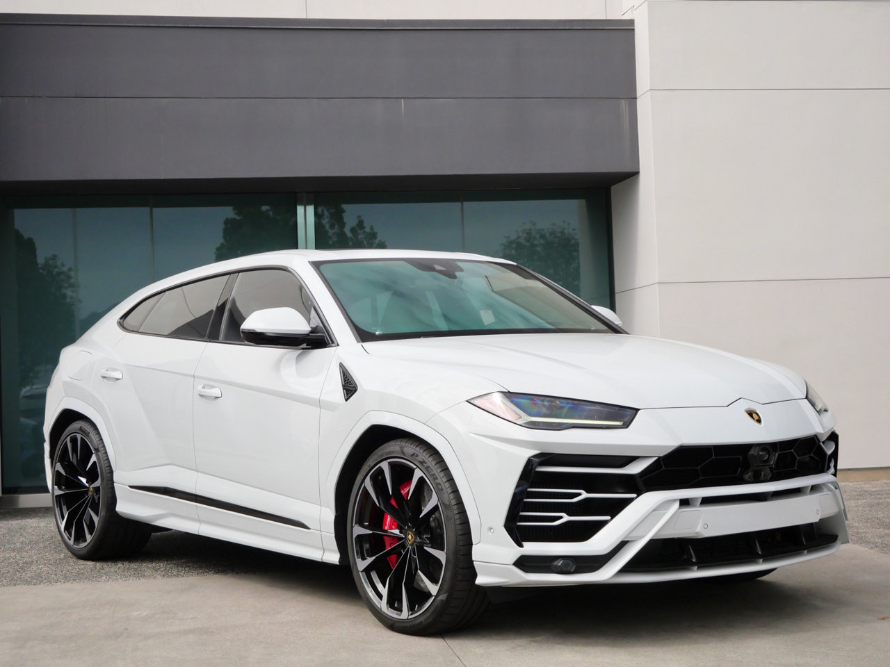 Used 2020 Lamborghini Urus AWD/4WD image 1