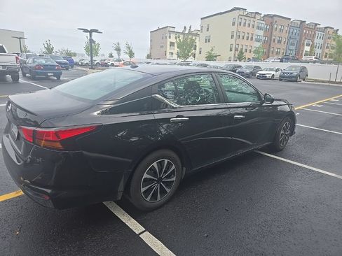 Used 2020 Nissan Altima 2.5 S FWD image 3