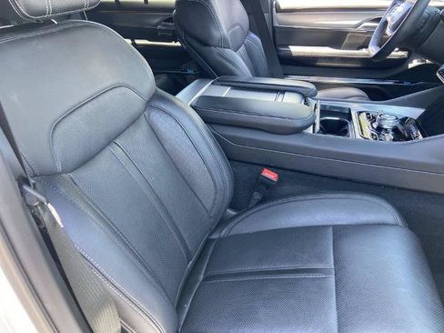 Used 2023 Jeep Grand Wagoneer 4WD w/ Flexible Seating Group image 25