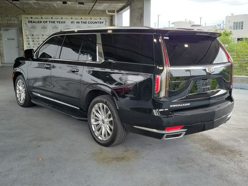 Used 2022 Cadillac Escalade ESV Premium Luxury w/ Performance Package image 3