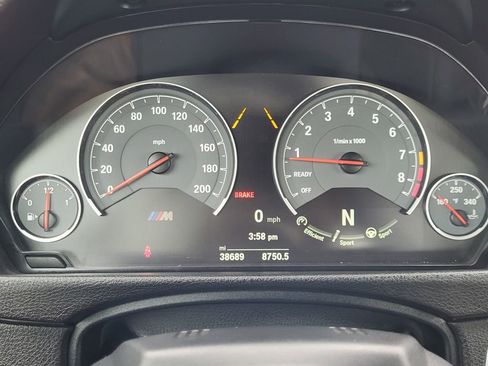 Used 2020 BMW M4 Convertible image 23