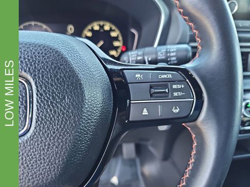 Used 2025 Honda Pilot Sport image 19