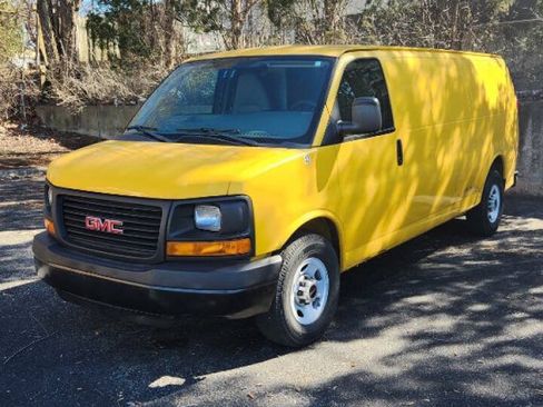 Used 2012 GMC Savana 2500 Extended RWD image 3