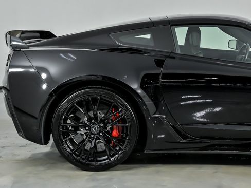 Used 2017 Chevrolet Corvette Z06 RWD image 13
