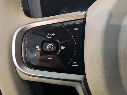 New 2026 Volvo XC60 B5 Ultra w/ Protection Package Premier image 17