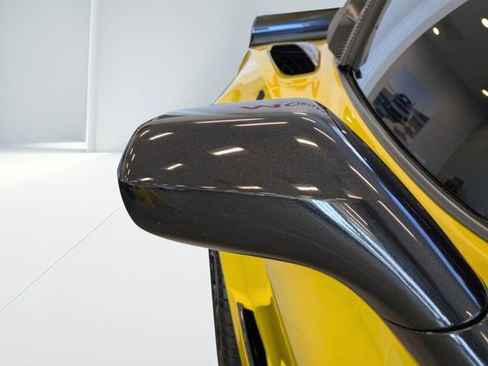 Used 2016 Chevrolet Corvette Z06 w/ 3LZ Preferred Equipment Group image 9