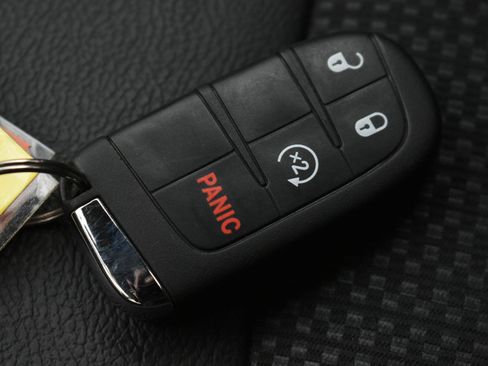 Used 2022 Jeep Compass Trailhawk w/ Trailhawk Convenience Group image 35