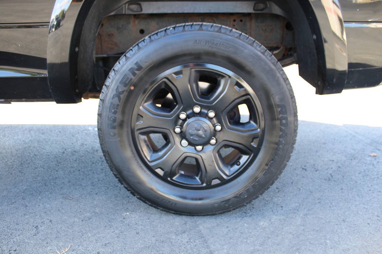 Used 2015 RAM 3500 Laramie w/ Black Appearance Group AWD/4WD image 15