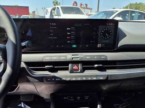 Used 2025 Kia K4 LXS image 17