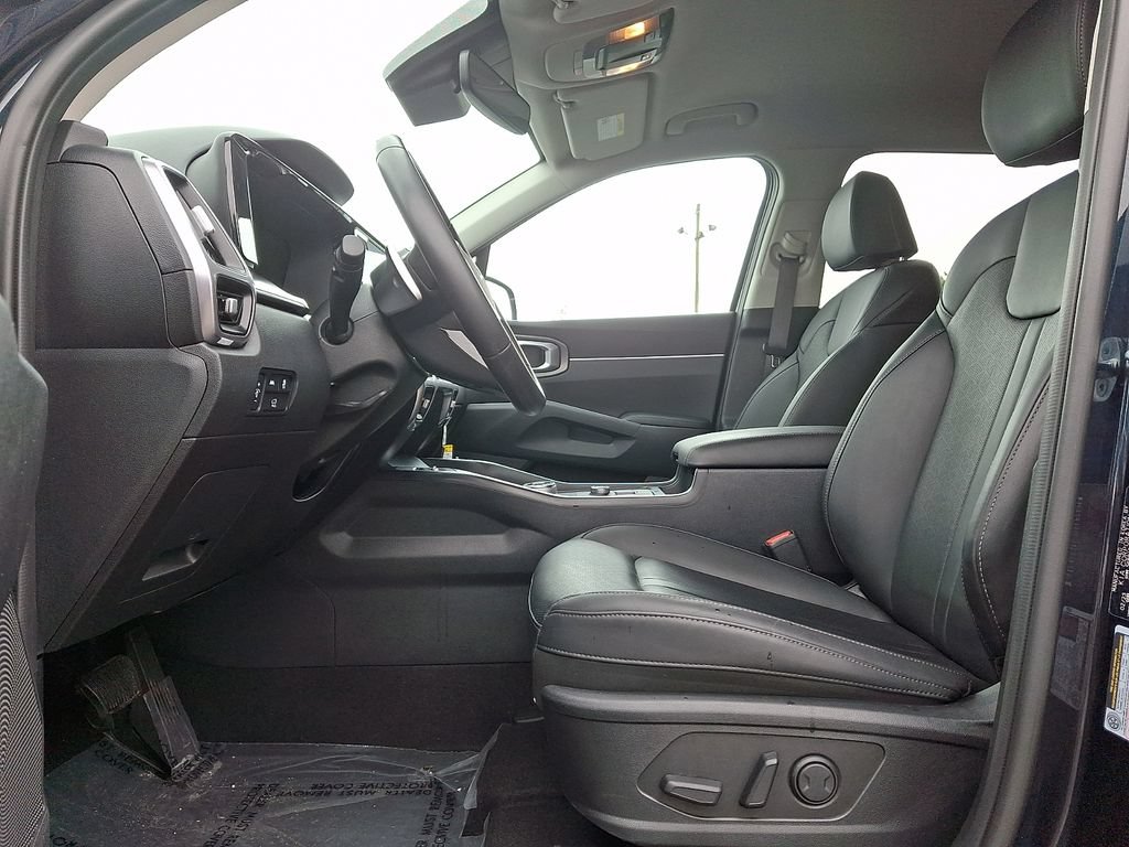 Used 2023 Kia Sorento EX AWD/4WD image 12