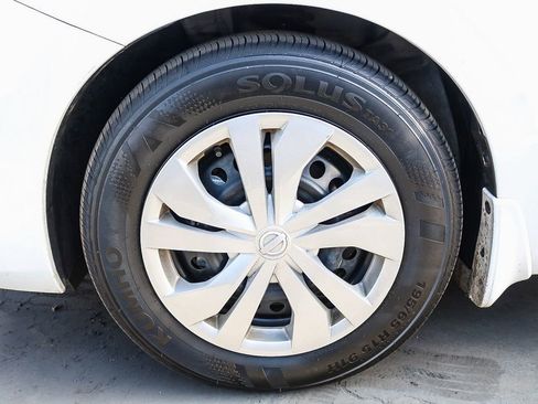 Certified 2025 Nissan Versa S w/ Trunk Package image 4