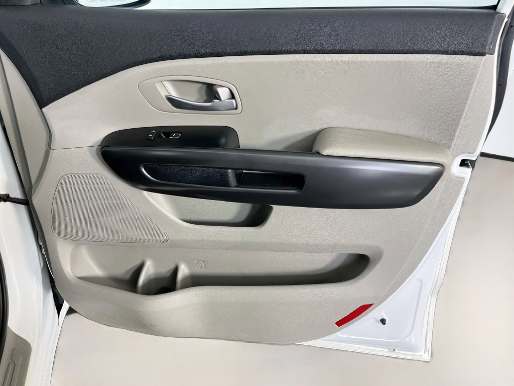 Used 2021 Kia Sedona EX FWD image 33