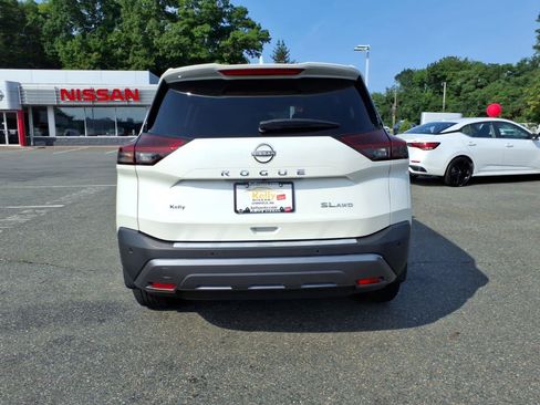 Used 2023 Nissan Rogue SL AWD/4WD image 6