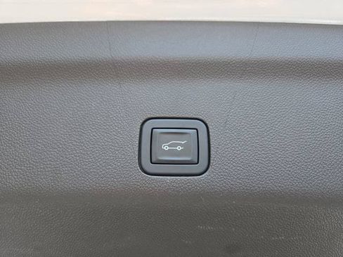 Certified 2024 Cadillac Escalade Premium Luxury AWD/4WD image 38